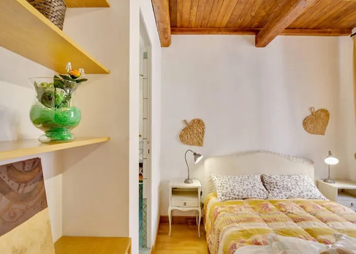 Il Mandorlo A Monti Apartment